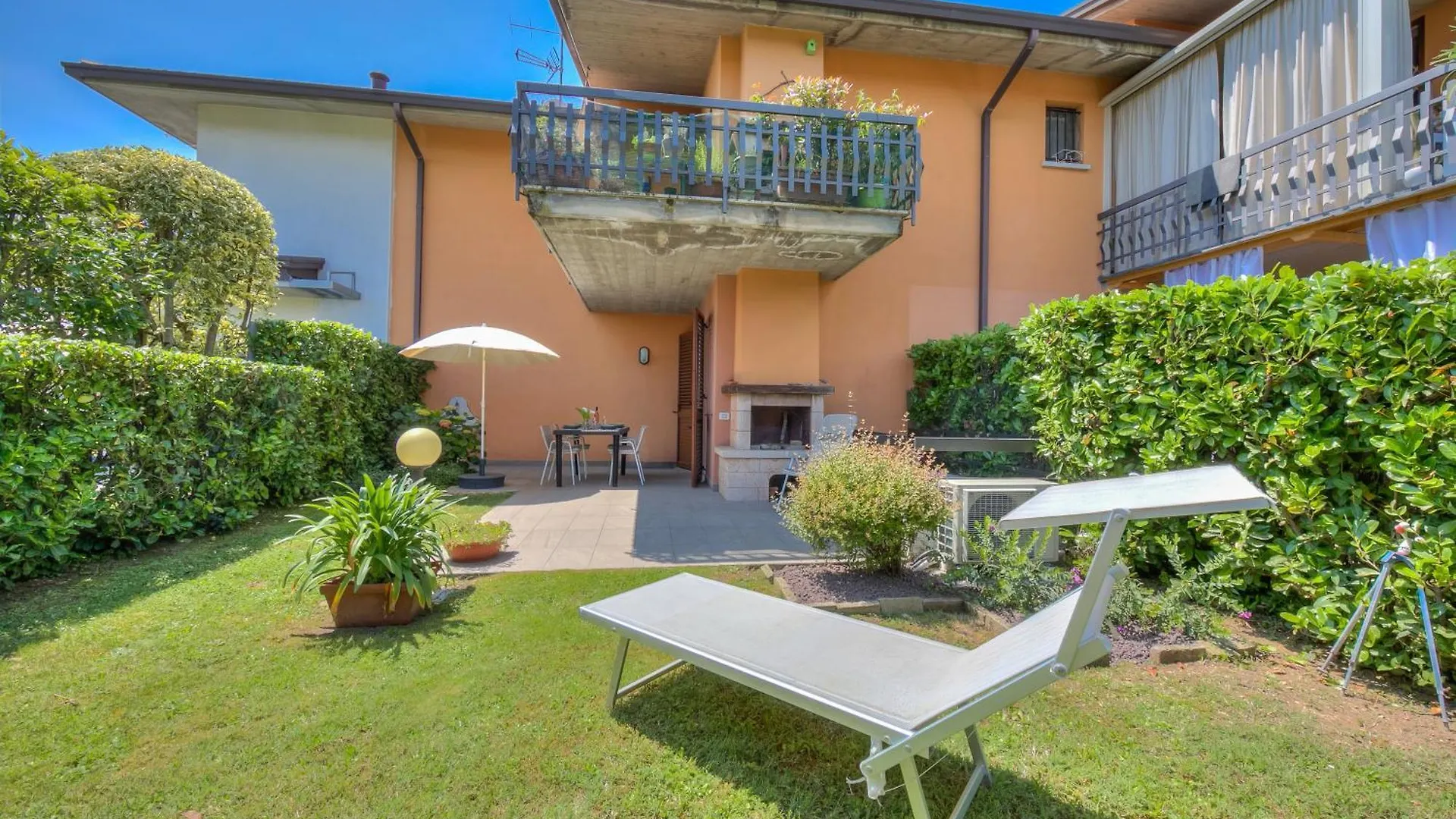 La Casa Accanto With Shared Pool - Happy Rentals Padenghe sul Garda Apartment